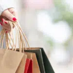 shoppen papieren tasjes